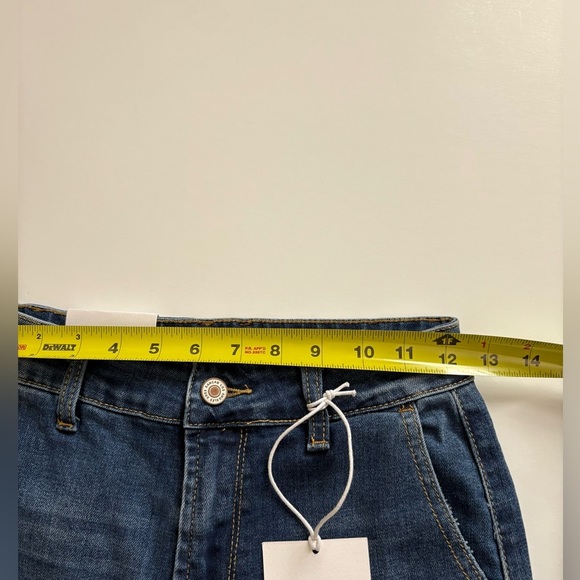 KanCan Ultra High Rise Wide Leg Jeans New with Tags Size 1 / 24 one small flaw - Picture 11 of 12
